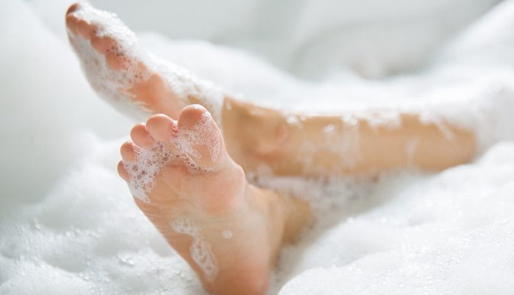 monsoon foot care tips,preventing foot infections during monsoon,keep feet healthy in rainy season,protect feet from monsoon infections,tips to avoid foot infections in monsoon,monsoon foot hygiene guide,prevent fungal infections in rainy season,best practices for foot care in monsoon,avoiding foot problems during rainy season,keep your feet infection-free this monsoon