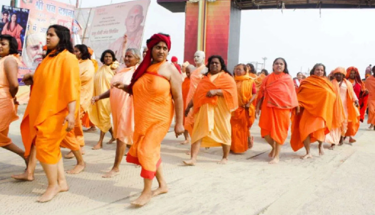 female naga sadhus maha kumbh 2025,mahila naga sadhus facts,female ascetics spiritual tradition,naga sadhvis kumbh mela,women naga sadhus rituals,female naga sadhus history,naga sadhus initiation process,akharas of naga sadhus,women empowerment maha kumbh,female naga sadhus role kumbh mela