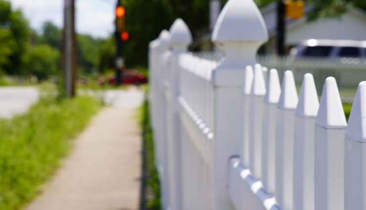 A Helpful Guide To Choosing The Right Material For Your Fence