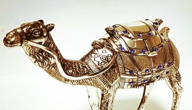 बिजनेस और करियर को संवारने में मदद करेगा फेंगशुई ऊँट, जानें कैसे vastu tips,vastu tips in hindi,feng shui tips,feng shui camel,business and career tips