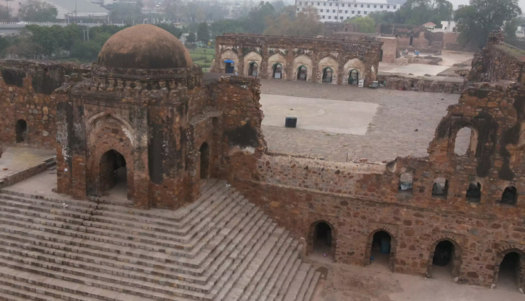 historical forts in delhi,must-visit forts in delhi,delhi iconic forts,exploring delhi ancient forts,tourist attractions in delhi forts,historical landmarks in delhi,discovering the forts of delhi,delhi architectural wonders forts,top forts to explore in delhi,cultural heritage of delhi forts,delhi hidden gems forts,forts with panoramic views in delhi