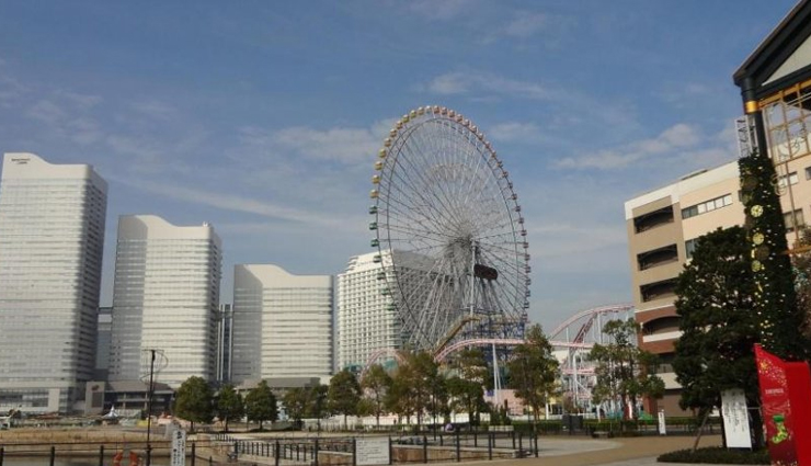famous ferris wheels,ferris wheels around the world,singapore flyer,high roller,las vegas,big o,tokyo,weiner riesnard,vienna,london eye,london,cosmo clock 21,yokohama japan