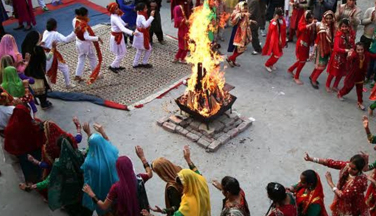festivals,festivals in india,famous festivals,holi festival,diwali festival,dussehra festival,eid festival,christmas day,pongal festival,ganesh chaturthi,durga puja,baisakhi festival,lohri festival