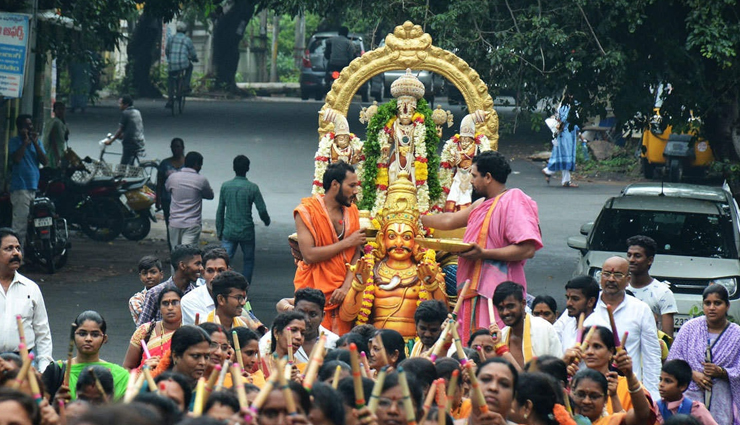 prominent festivals celebrated every month,prominent festivals in india,india,festivals in india