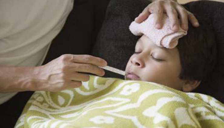 stay hydrated,cold water sponging,vinegar compress,luke warm water bath,moringa leaf,tulsi,tamarind,effective ways to get relief from fever,home remedies for fever,Health tips,fitness tips