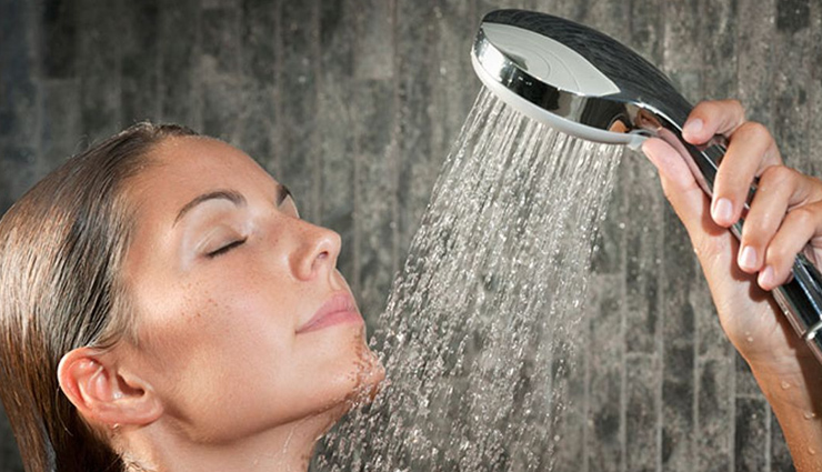 stay hydrated,cold water sponging,vinegar compress,luke warm water bath,moringa leaf,tulsi,tamarind,effective ways to get relief from fever,home remedies for fever,Health tips,fitness tips