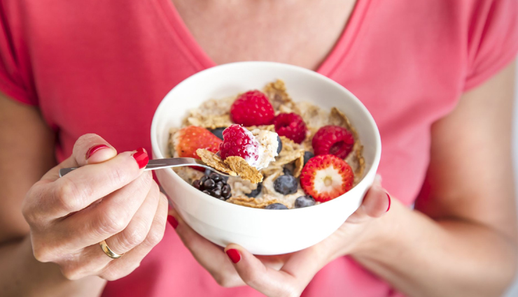 nutrition for elderly,healthy eating for seniors,senior citizen nutrition tips,maintaining nutrition in old age,balanced diet for the elderly,nutrient-rich foods for seniors,aging and dietary requirements,elderly nutrition guidelines,dietary tips for seniors,nutrition management for the aged