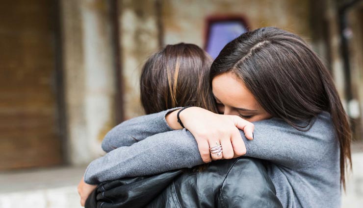 Friendship Day 2019: दोस्ती में दरार का कारण बनती है ये 5 बातें, ना आने दे अपने रिश्ते के बीच