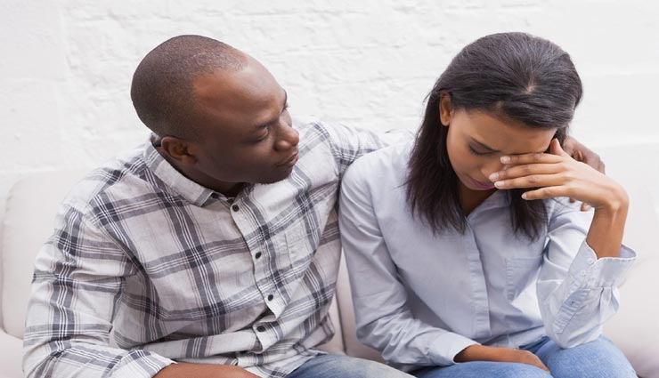 relationship tips,relationship tips in hindi,girl hides from her partner,care of relationship