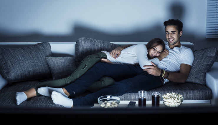 fight over tv remote control,husband wife fight,husband in jail,news,pune