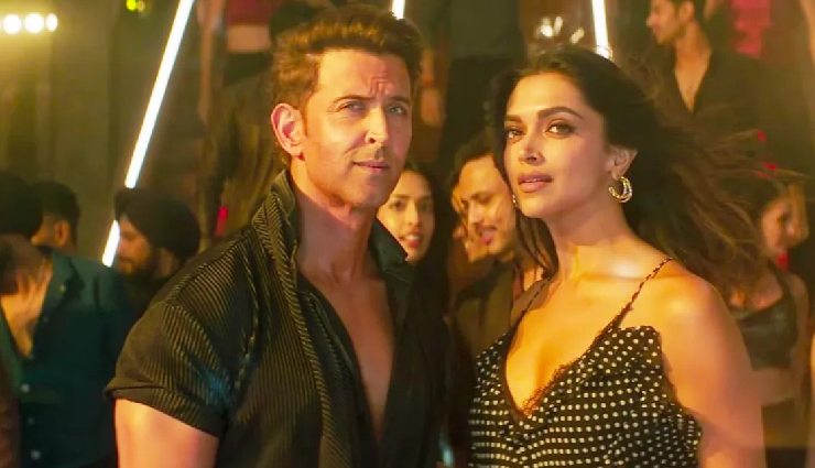 2 News : ‘फाइटर’ के पहले गाने ‘शेर खुल गए’ का BTS वीडियो आया सामने, ‘हनुमान’ फिल्म का ट्रेलर रिलीज