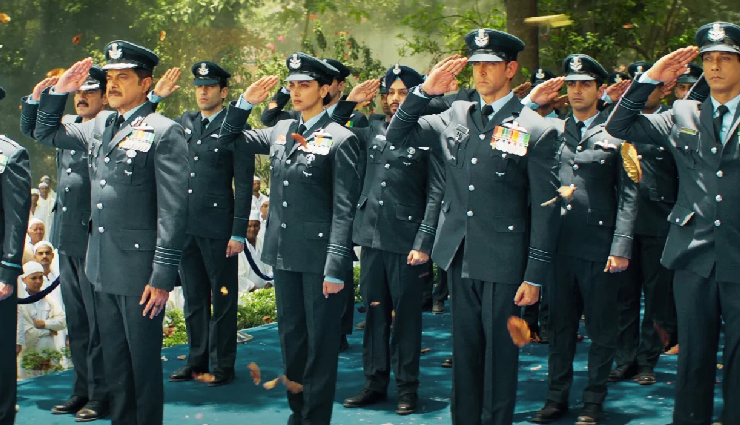 ‘फाइटर’ ने दूसरे दिन कमाई में लगाई शानदार जंप, कायम है ‘हनुमान’ का क्रेज भी, इन 2 फिल्मों का भी जानें हाल