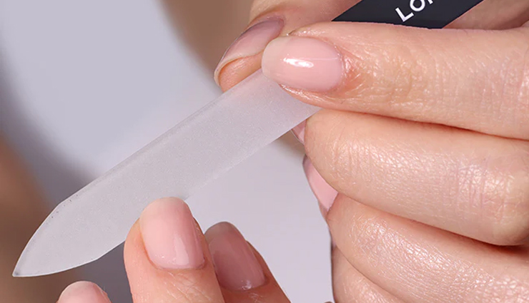 nail growth tips,natural nail growth remedies,how to grow nails faster,tips for strong nails,biotin for nail growth,nail hardeners,nail grooming tips,healthy nails