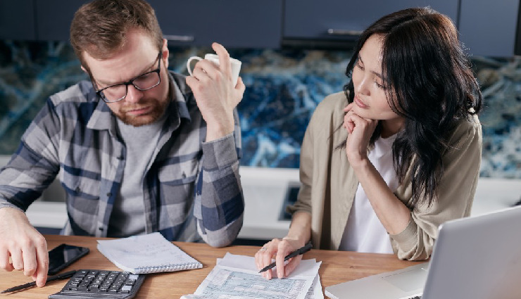 financial abuse in marriage,signs of financial abuse,recognizing financial abuse,financial control in marriage,economic abuse,financial bullying,marriage abuse,financial independence in marriage,controlling finances in marriage,addressing financial abuse