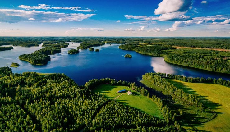 दुनिया के इन देशों में नहीं दिख पाती चाँद की चांदनी, चलती है सूरज की मनमर्जी