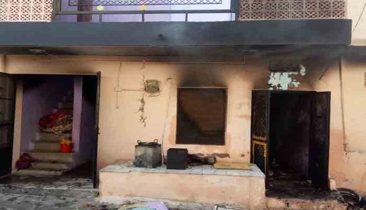 जोधपुर : घरेलू गैस सिलेंडर के आग पकड़ने से हुआ हादसा, महिला व उसका पुत्र झुलसे