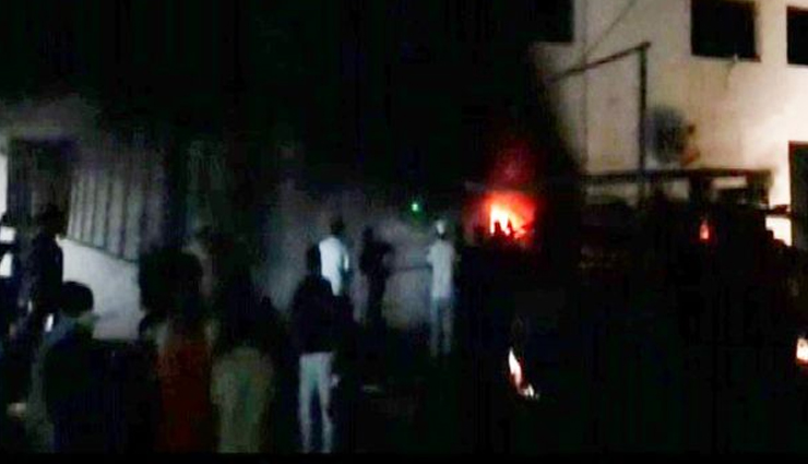 गुजरात में बड़ा हादसा! भरूच में कोविड अस्पताल में लगी भीषण आग, 16 मरीजों की मौत 