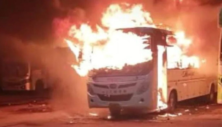 रांची में दीए जलाकर बस में सो गए ड्राइवर और कंडक्टर, आग लगने से दोनों की जलकर मौत