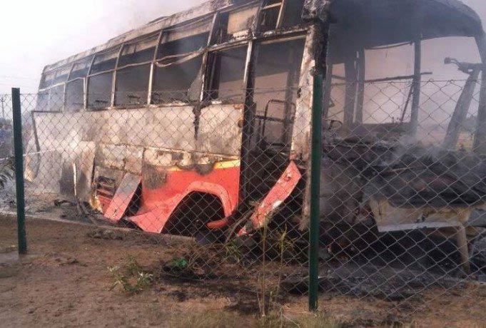 agra lucknow express way,bus,fire,accident,agra