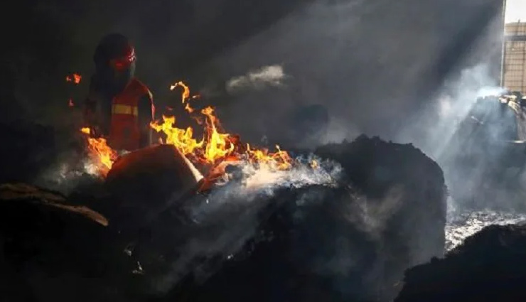 bangladesh,fire in factory,accident,food factory fire,world news