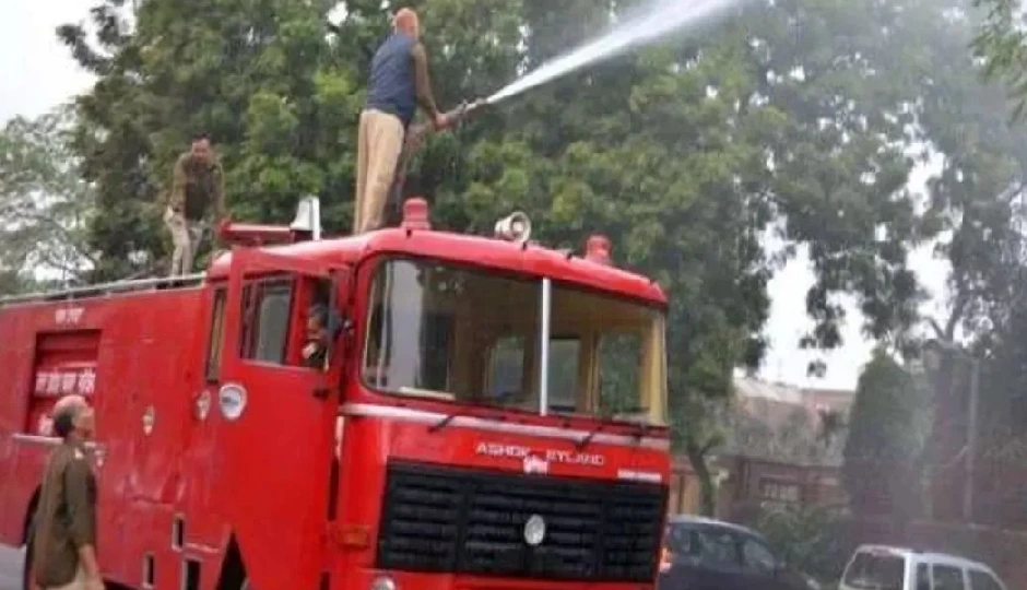 मुंबई में दिवाली पर भयावह हादसा: चॉल में आग से 15 साल के किशोर की मौत, तीन घायल