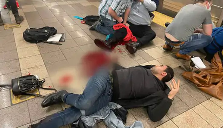 US ब्रुकलिन स्टेशन हमला: हमलावर ने की 33 राउंड फायरिंग, 20 लोग बुरी तरह घायल, संदिग्ध की तस्वीर जारी 