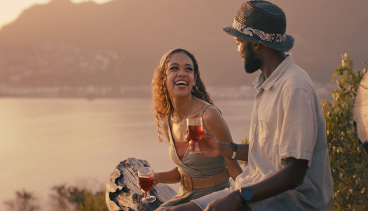 signs of a good first date,successful first date signs,how to know if a date went well,first date went well,chemistry on first date,signs of attraction on first date,post date signals,first date body language,romantic connection after first date,signs your date liked you