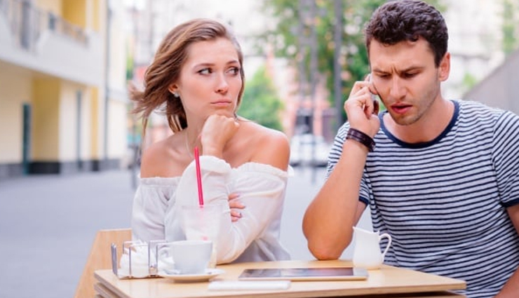 relationship flags meaning,types of relationship flags,red flags in relationships,green flags in relationships,yellow flags in relationships,relationship warning signs,healthy relationship signs,toxic relationship signs,dating red flags,relationship advice,emotional relationship flags