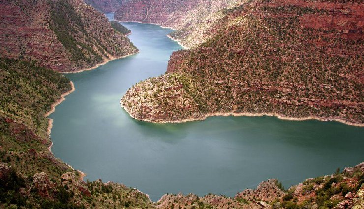 wyoming travel,things to do in wyoming,yellowstone national park,grand teton,wyoming wilderness,cowboy state,wyoming attractions,great plains,scenic places in wyoming,hiking in wyoming,wyoming geysers,hot springs wyoming,wildlife in wyoming