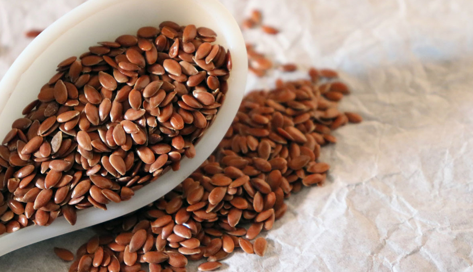 10 Amazing Benefits of Flax Seeds For Skin and Hair