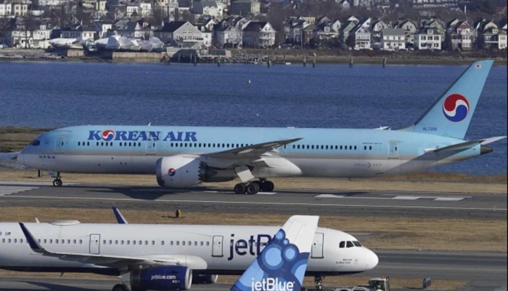 कोरियाई विमान में खराबी, 30,000 फीट से 9,000 फीट नीचे गिरा; यात्रियों को नाक से खून बहने और कान में दर्द की शिकायत
