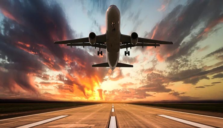 जयपुर : एयरलाइंस की मनमर्जी से परेशान हुए यात्री, फ्लाइट में ही करना पड़ा दो घंटे इंतजार