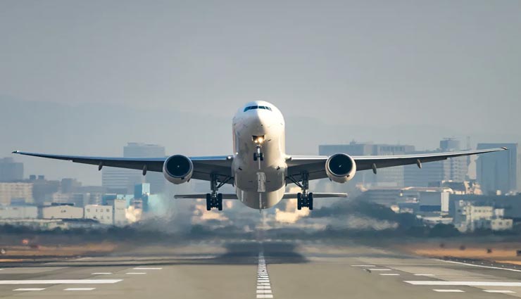 जयपुर : हवाई यात्रा पर भी पड़ रहा कोरोना का कहर, 20 फीसदी से भी कम हुए यात्री