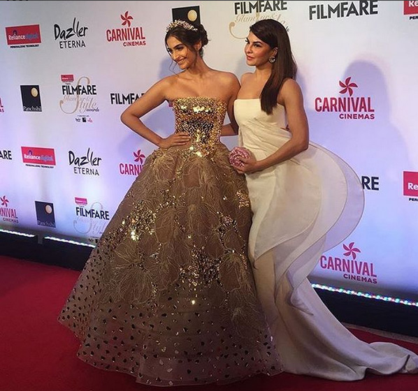 fashion moments of flimfare glamour and style awards 2017,filmfare awards,glamour and style awards 2017