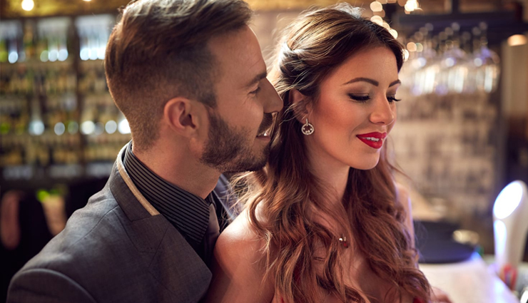 flirting,signs someone flirting with you,relationship,relationship tips