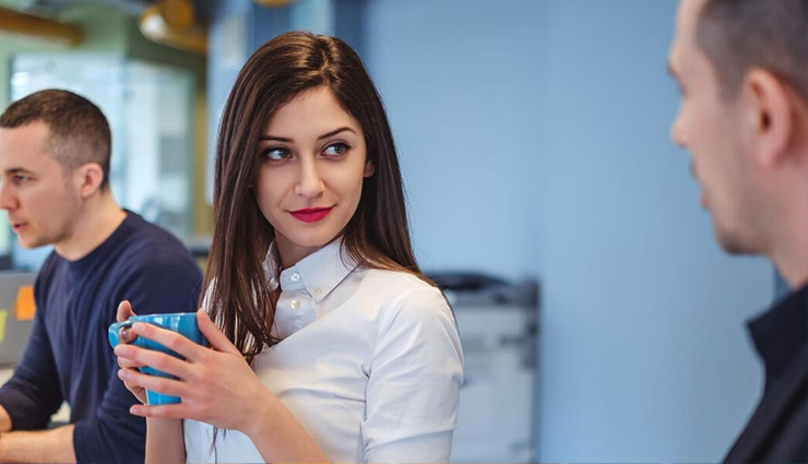 10 Flirty Ways To Capture Your Crush Attention