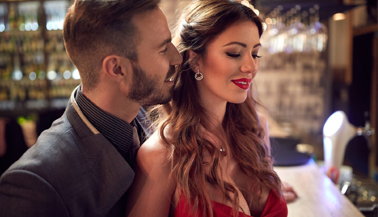 flirty ways to capture crush attention,tips to flirt,ways to flirt,crush,crush attention,relationship,relationship tips