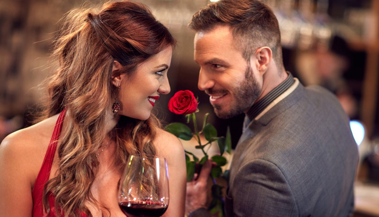 signs of flirting,flirting cues to watch for,how to tell if someone is flirting with you,flirting signals to look out for,indications of someone romantic interest,identifying flirting behavior,signs someone is attracted to you,flirting signs and body language,clear signs of someone flirtatious intentions,recognizing when someone is flirting with you,non-verbal signs of flirting,subtle signs of romantic interest,key indicators of someone flirtatious behavior