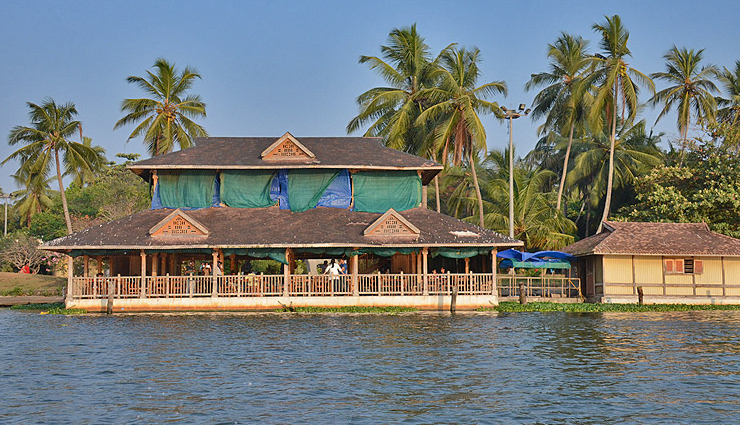 holidays,5 best themed cafe in india,themed cafe in india,unique cafe in india,cafe in india,must visit cafe in india