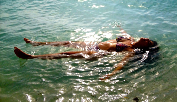 aqua yoga poses,north star pose,big toe pose,boat pose,floating savasana,yoga,yoga poses,Health,Health tips