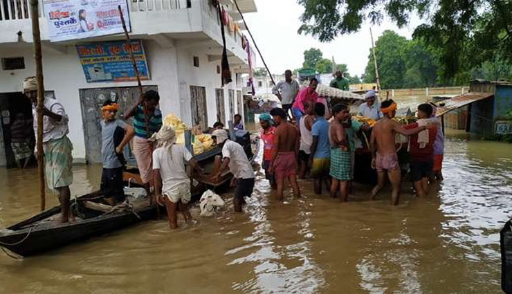 uttar pradesh,rain,varanasi,bihar,flood,fish,water logging,monsoon,weird news in hindi