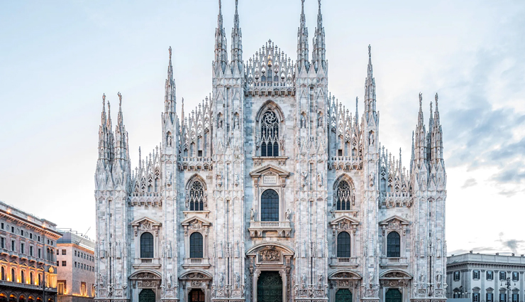 florence,things to do in florence,places to visit in florence,duomo one of the famous churches of italy,uffizi gallery with paintings by michelangelo and da vinci,ponte vecchio the only bridge across the arno,boboli gardens the most famous italian garden,food and wine and some gelatos