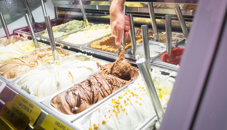 florence,things to do in florence,places to visit in florence,duomo one of the famous churches of italy,uffizi gallery with paintings by michelangelo and da vinci,ponte vecchio the only bridge across the arno,boboli gardens the most famous italian garden,food and wine and some gelatos