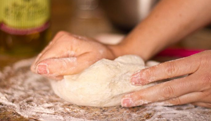 नकारात्मक शक्तियों को निमंत्रण देता है फ्रिज में रखा बचा हुआ आटा