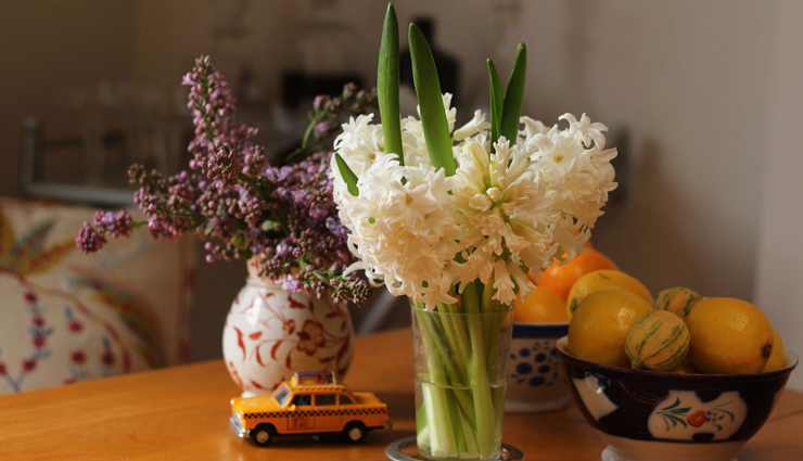 Tips To Add Flowers To House Decoration