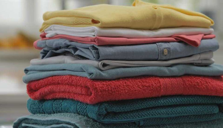 इन तरीकों से करें कपड़ों की सार-संभाल, रहेंगे सुरक्षित और व्यवस्थित right way to fold the clothes,tips to fold clothes,things to be kept in mind while washing clothes,folding clothes tips,household tips