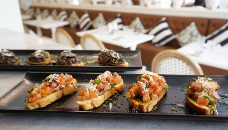 galtaji temple jaipur,monkey temple jaipur,facts about monkey temple galtaji jaipur,rajasthan,jaipur tourism