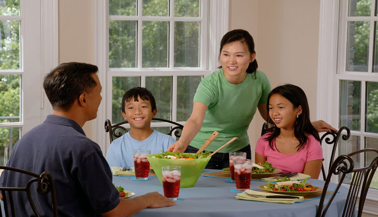 समय पर भोजन करना रखता है आपको कई बिमारियों से दूर