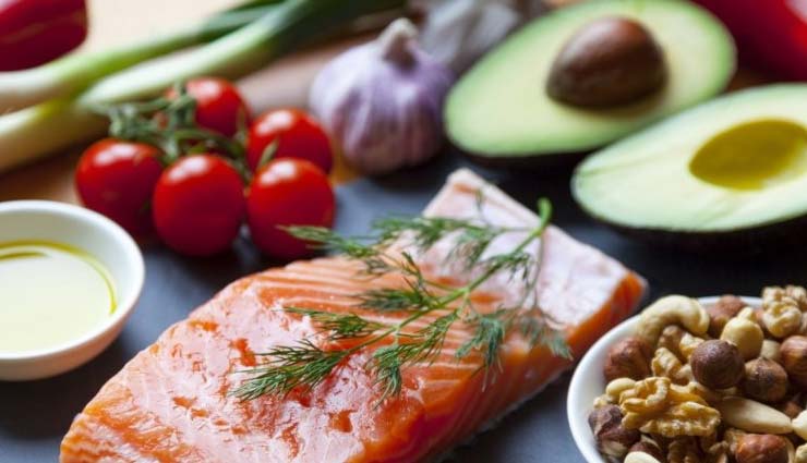 food for depression,depression tips,Health tips,fitness tips,green tea,Almonds,salmon,dark chocolate,eggs