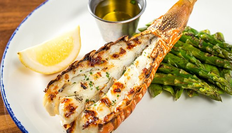 Apple,shellfish,leafy green vegetables,cold-water fish,eggs,healthy food for aging people,health tips for elderly people,elderly people,Health tips,fitness tips